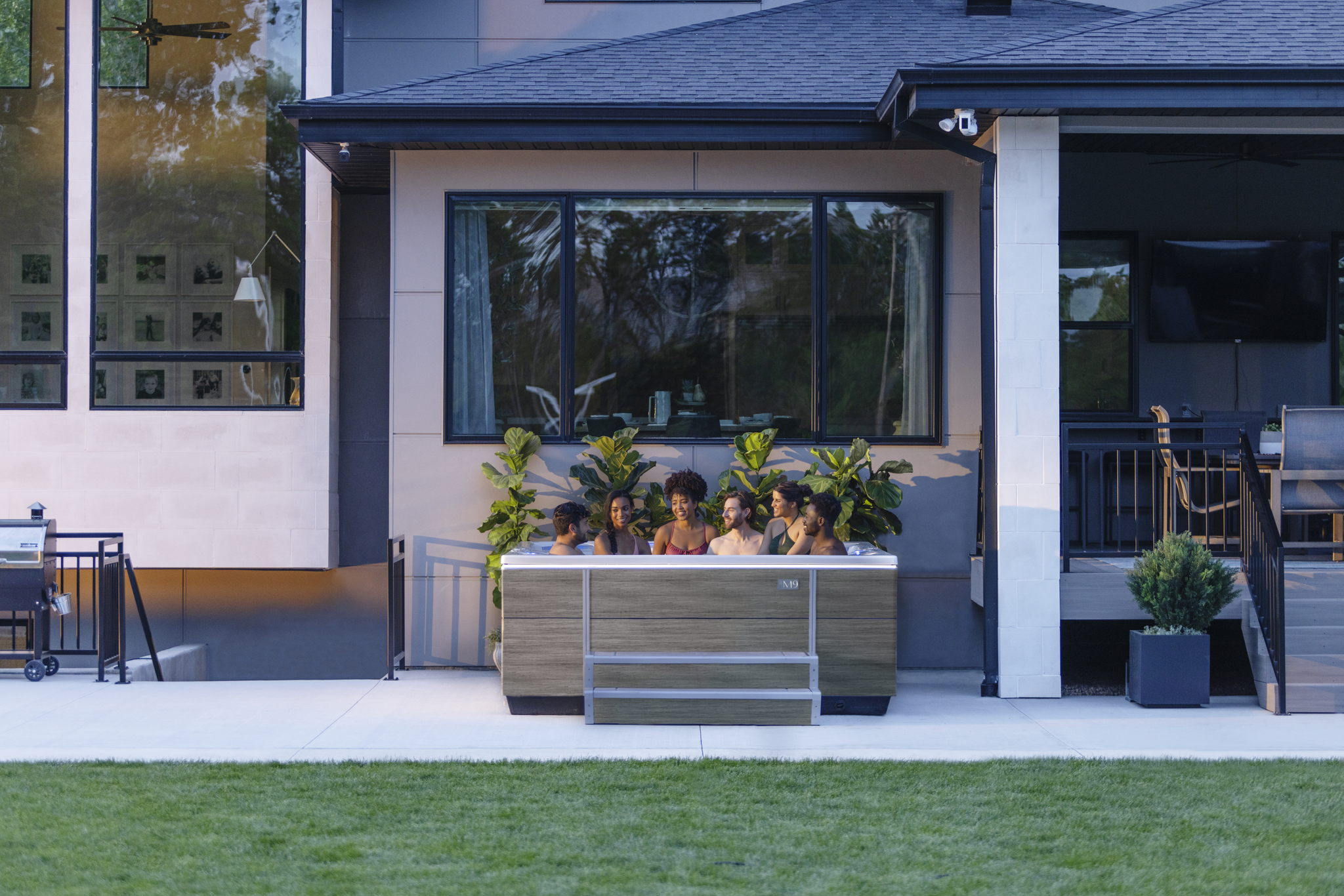 How to Keep Your Hot Tub Cool in a Bakersfield Summer